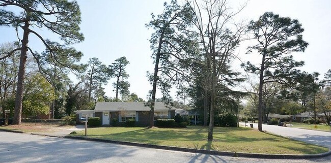 Photo - 4 Bed/3 Bath home w/fenced yard in Augusta...