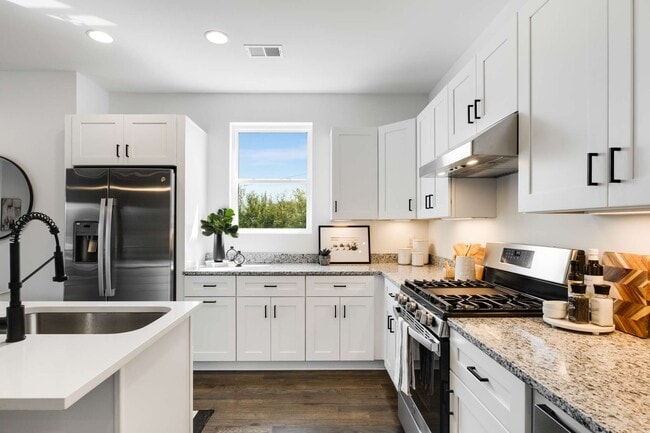 Photo - 1806 Lischey Ave