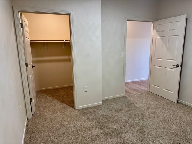 1x1 Bedroom/Closet