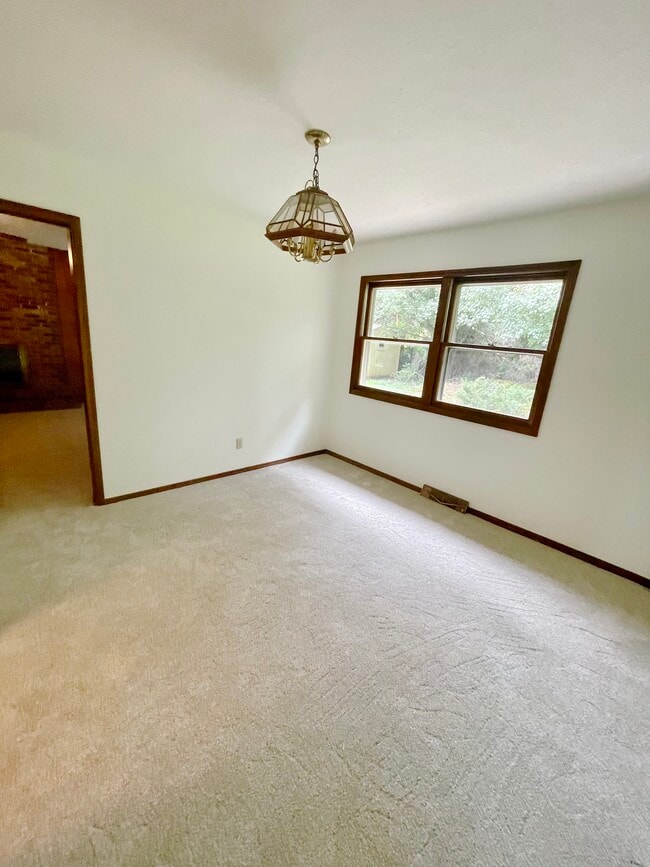 Photo - 721 E Wellington Ct