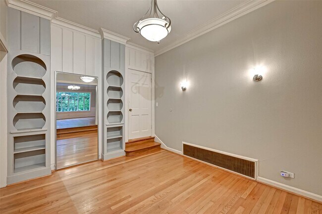 Photo - 4628 Roseneath Dr