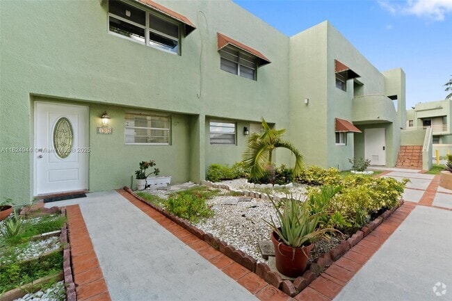 Building Photo - 11041 NW 7th St Unit 103-10 Rental