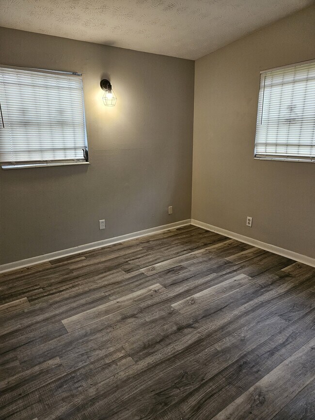 Photo - 2169 W 14th St