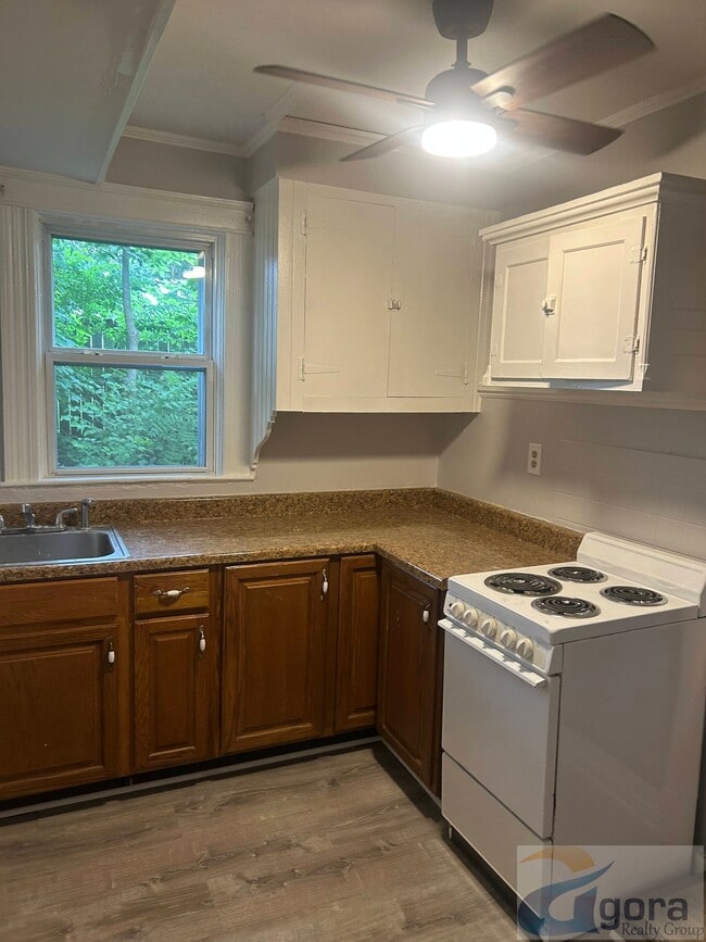 Photo - 115 Sycamore St Unit C