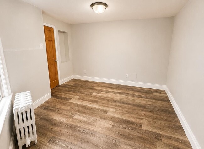 Photo - 240 Suydam St
