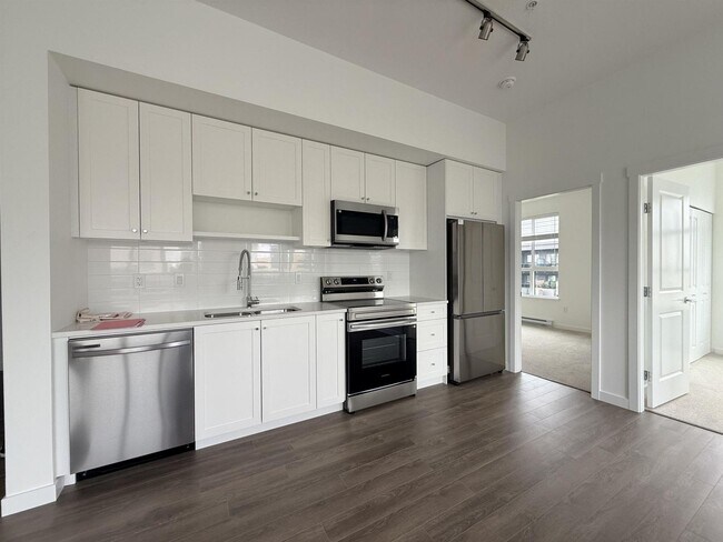 15733-15785 85 Ave Unit 607