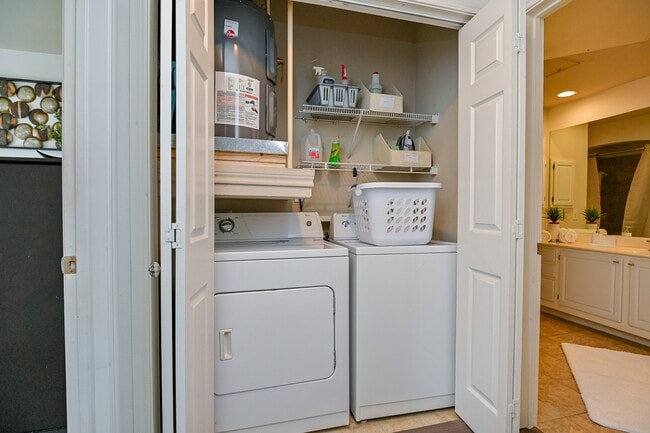 Building Photo - 2400 McCue Rd Unit 443