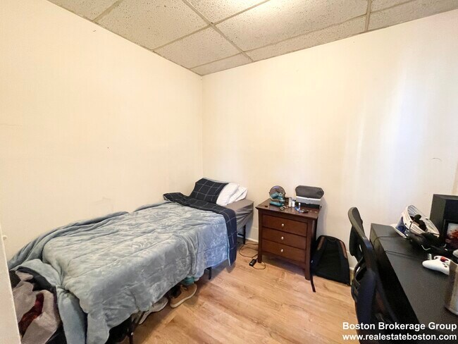 Photo - 1572 Tremont St Unit 2