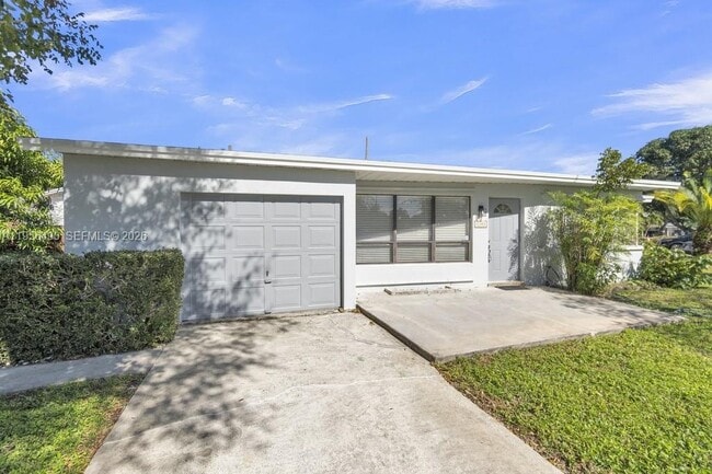 Photo - 1101 NE 24th Ct