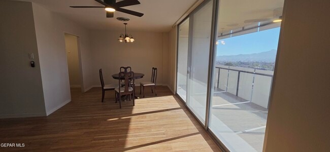 Photo - 1800 N Stanton St Unit 604