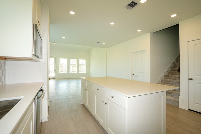 Photo - 6403 Periwinkle Blossom Ln