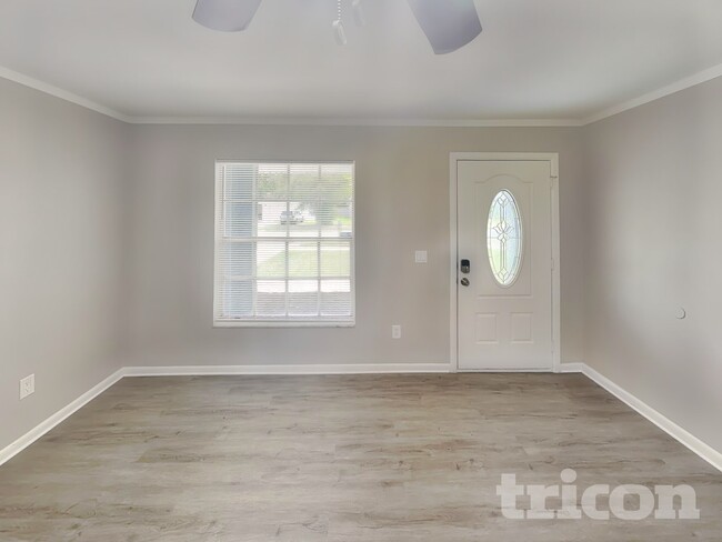 Photo - 120 N Alderwood St