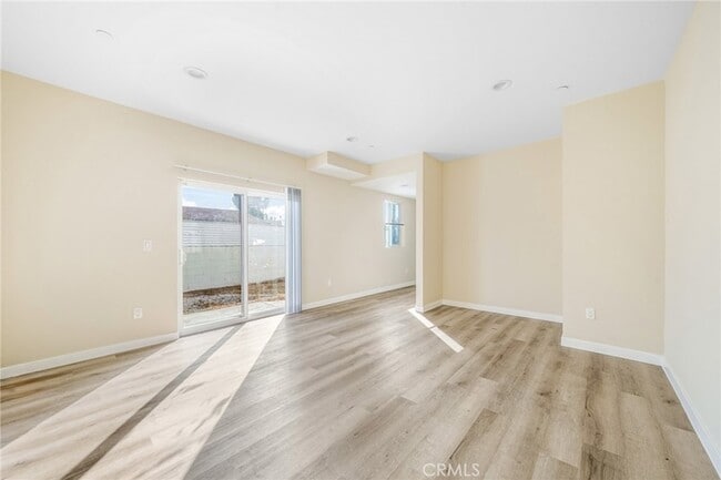 Photo - 1002 E 33rd St