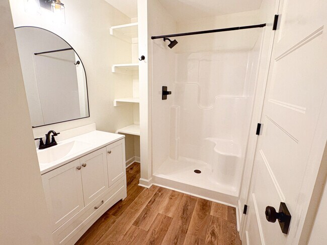 Photo - 134 N Clarendon Dr