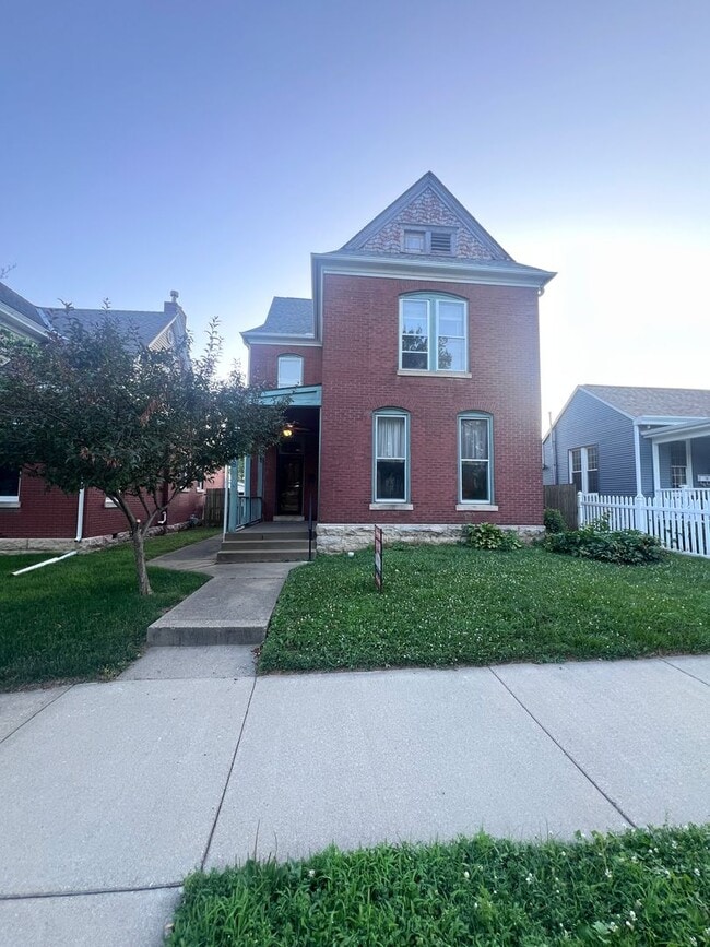 3 Bedroom 2 Bathroom - 3 Bedroom 2 Bathroom House