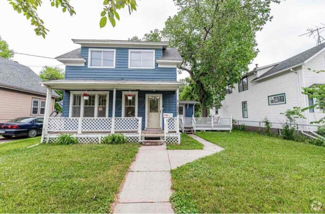 Building Photo - 1537 3rd Ave N Rental