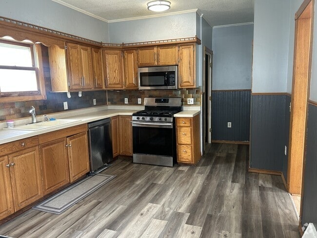 Building Photo - 1757 C Ave NE Rental