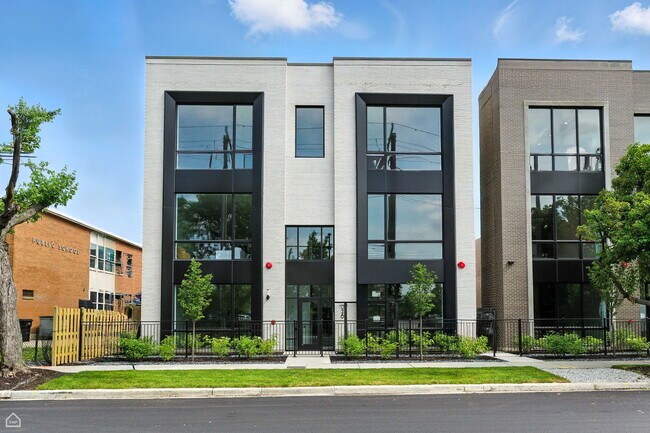Photo - 1615 W 13th St Condo Unit 301