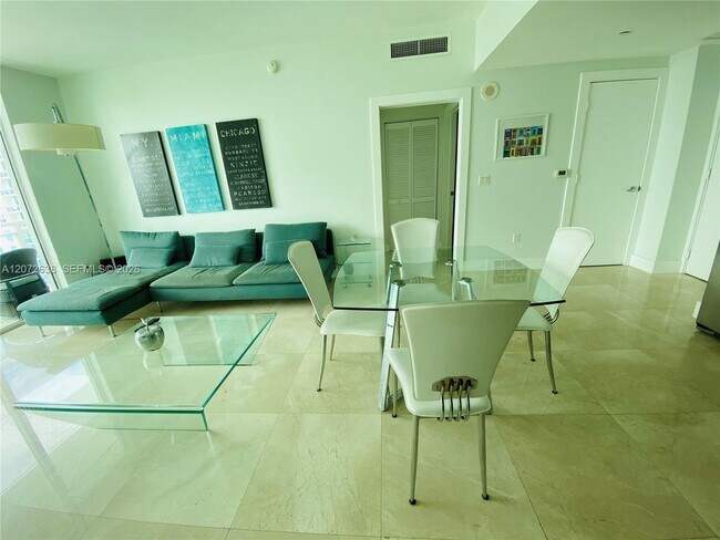Photo - 950 Brickell Bay Dr Unidad 3709