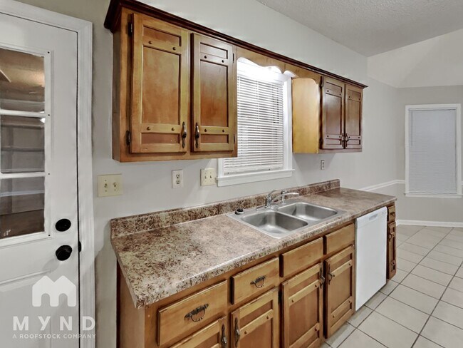 Photo - 7376 Charbark Point