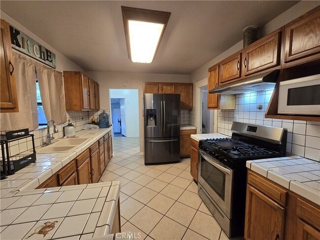 Photo - 1405 Simmons Ave