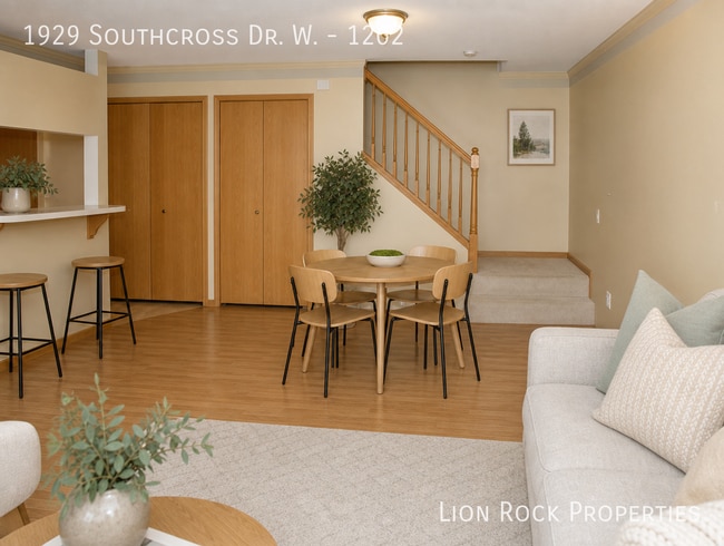Photo - 1929 Southcross Dr W
