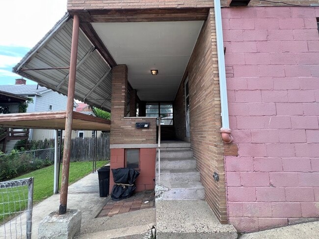 Photo - 609 8th St Unit 2