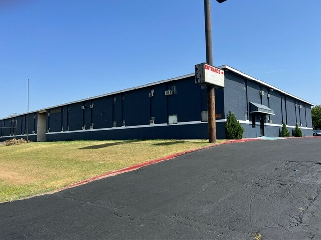 Building Photo - Affordable and Cozy Studio Unit 211 B