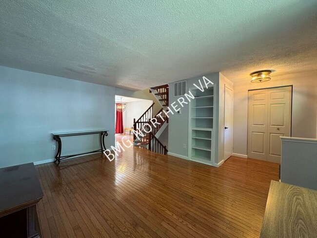 Photo - 379 W Broad St