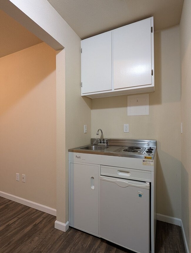 Photo - Great 1-bedroom, 1-Bath Apartment In Springfield With On-site Laundry!