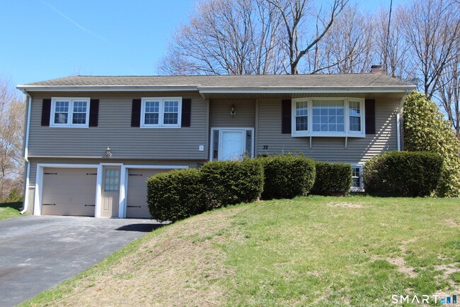 Building Photo - 32 Lexington Cir