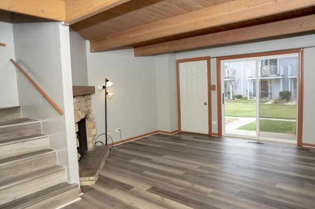 Photo - 363 Meadow Green Ln