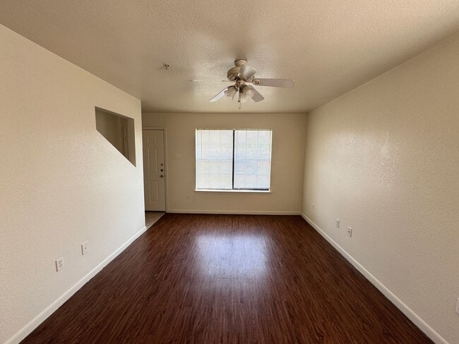 Photo - 1100 Lansberry Ct Unit # A