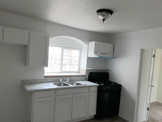 Photo - 3816 E San Antonio Ave