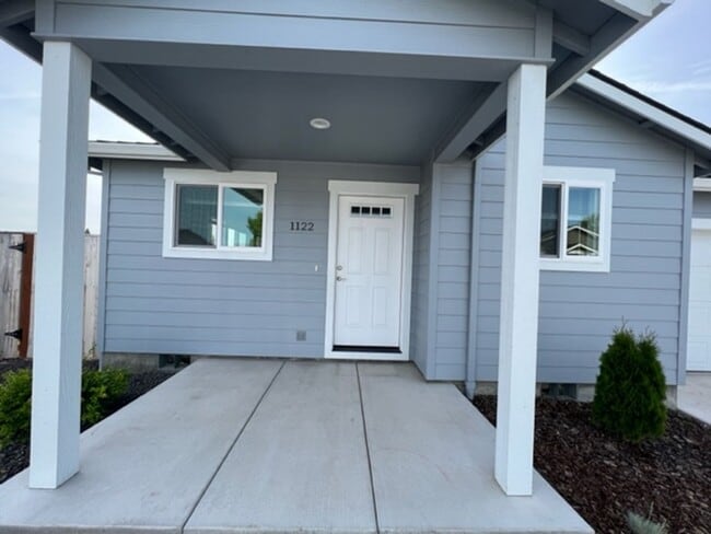 Photo - 3 BEDROOM SINGLE LEVEL HOME
