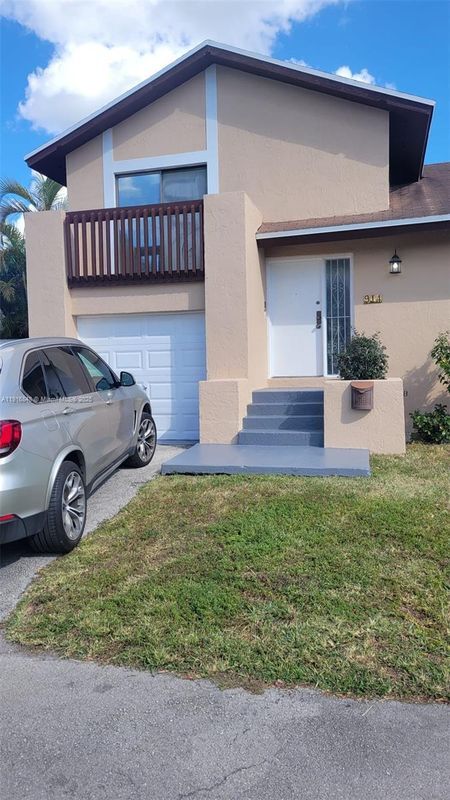 Photo - 914 NW 106th Ave Cir