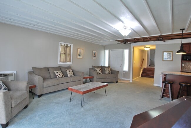 Photo - 216 Zandale Dr