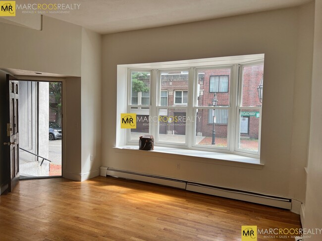 Photo - 14 W Broadway Unidad Broadway St Back bay Rental