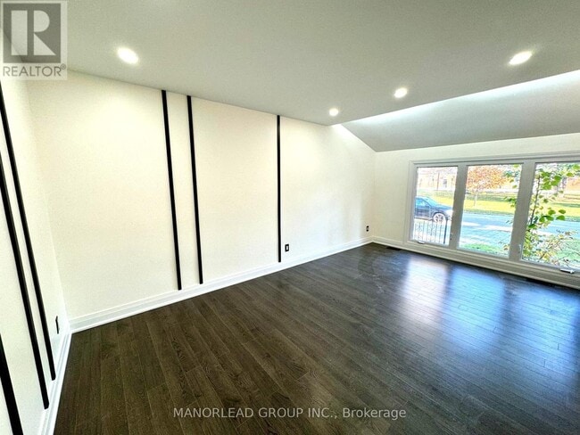 Photo - 2 Ptarmigan Crescent