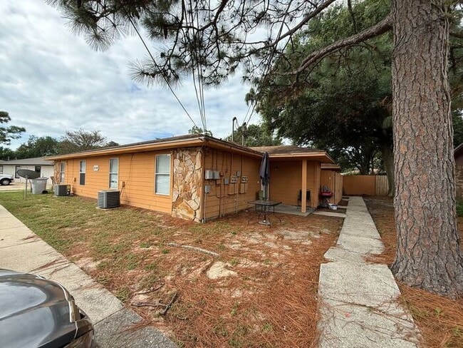 Photo - Gulf Breeze - Greenbriar Estates- 2 bedroo...