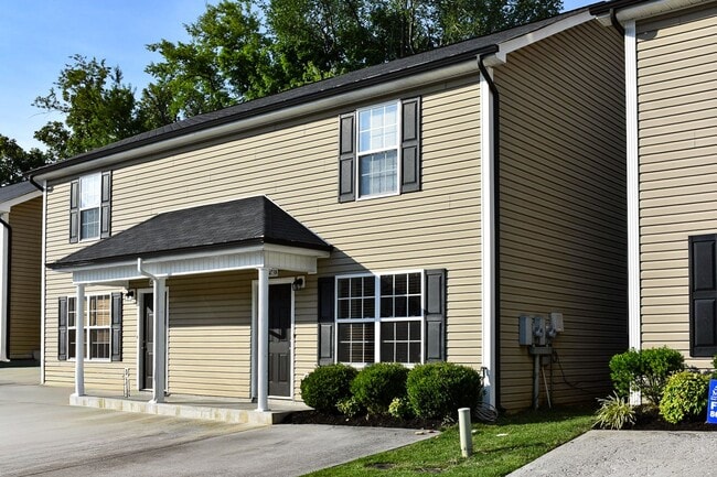 Building Photo - Knoxville 37918 - 2 bedroom 1.5 bath townhouse - call Jean Chung 865-386-1022