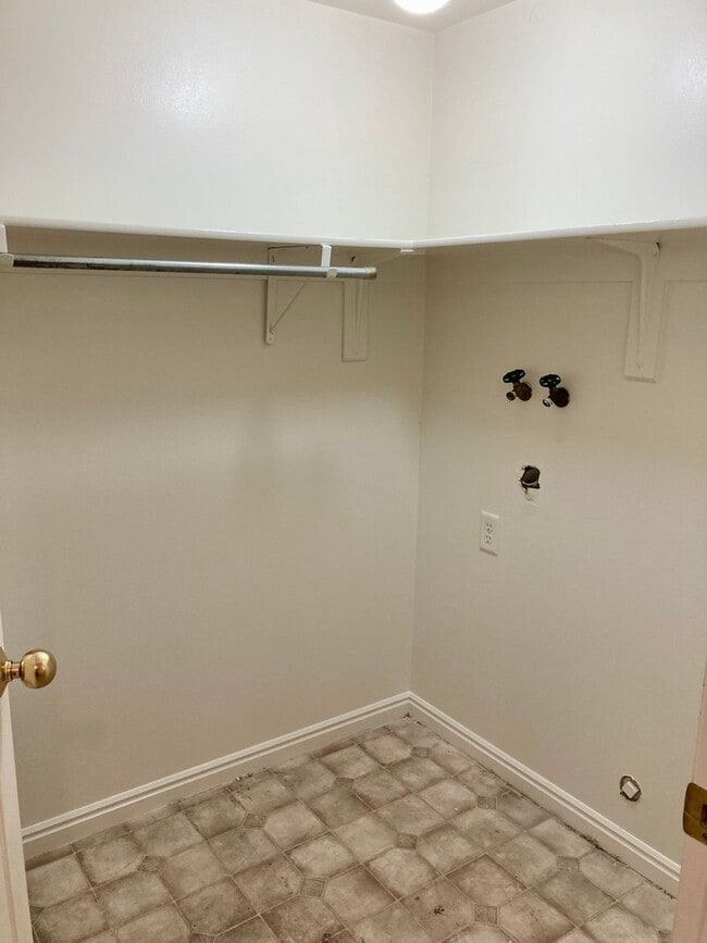 Photo - Beautiful North Ogden 2 bed 1.5 bath townhome with 1 Car Garage!!