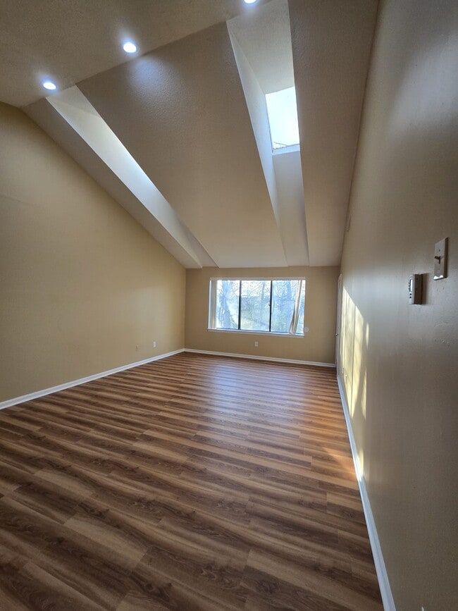 Photo - 463 Whalley Ave Unit L