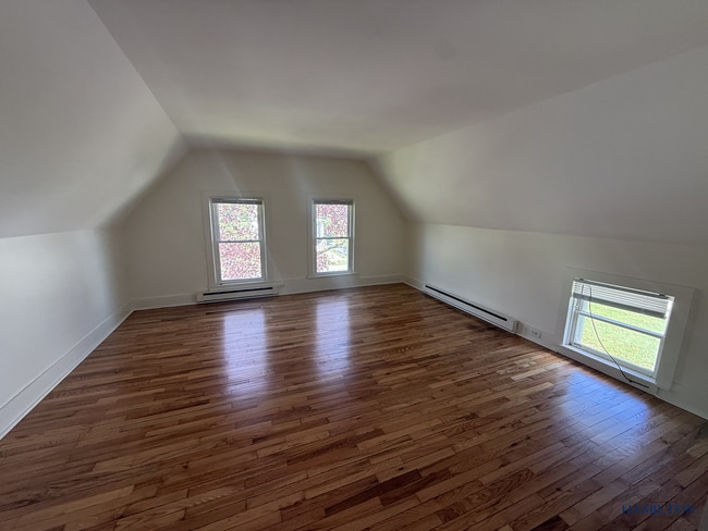Building Photo - Madison St - 026 Unit 3