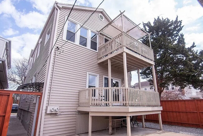 Back - 5434 N Lotus Ave Unit Garden