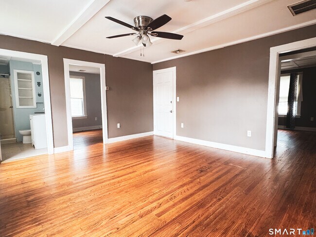 Photo - 18 S 1st St