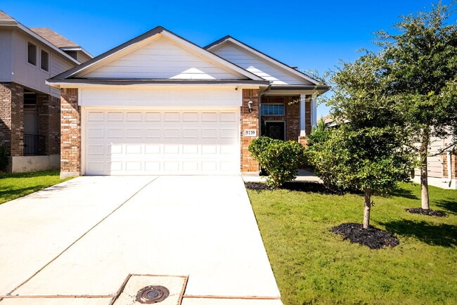 Photo - A Bright and Spacious Home Designed for Co...