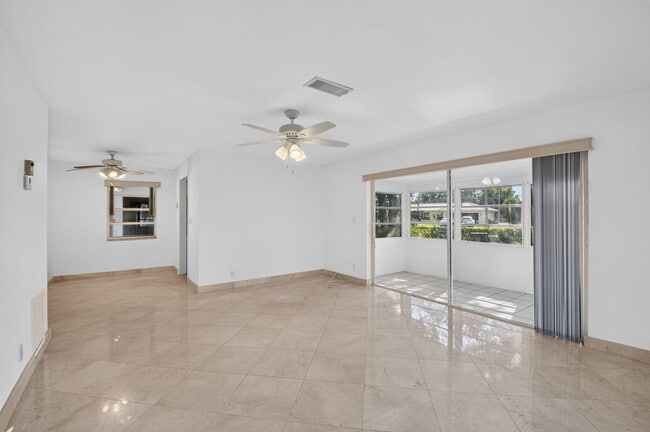 Photo - 300 NW 42nd St