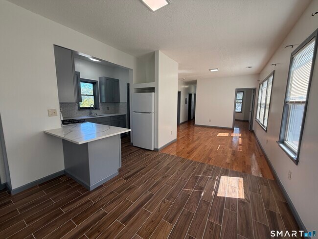 264 Ferry St Unit 3