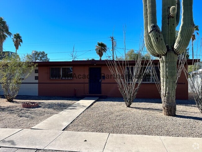 Building Photo - Centrally Located Home with Carport